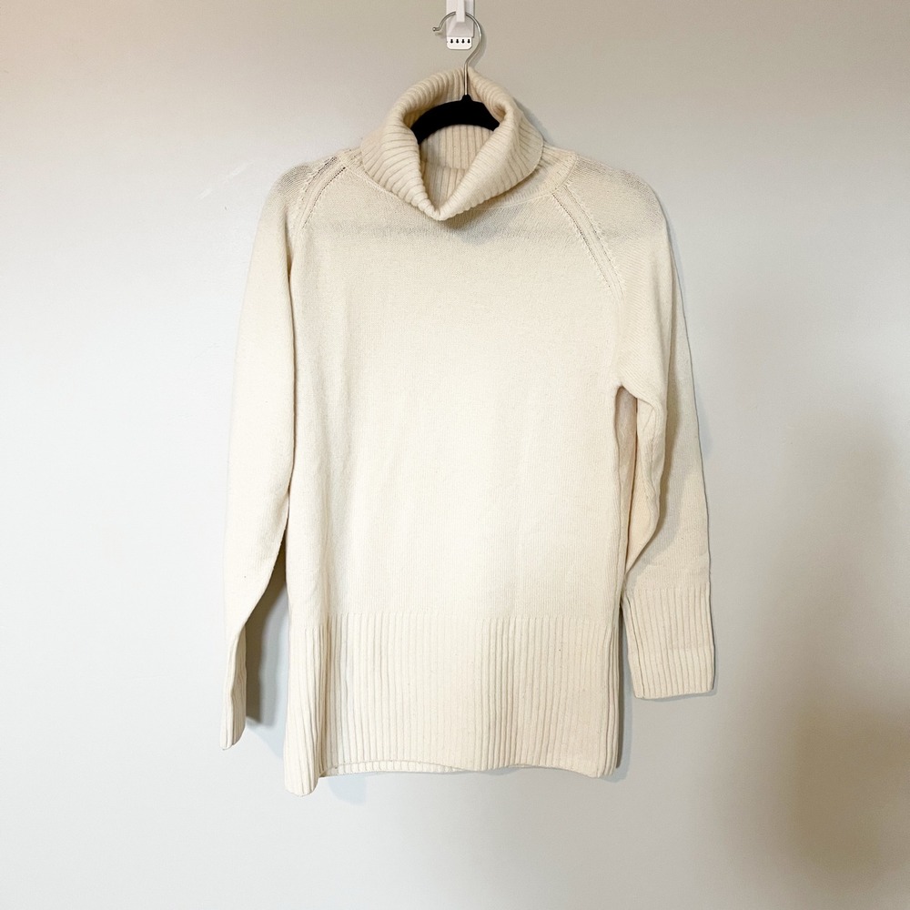 Belinda Robertson Ivory‎ cream
Cashmere Turtleneck sweater small